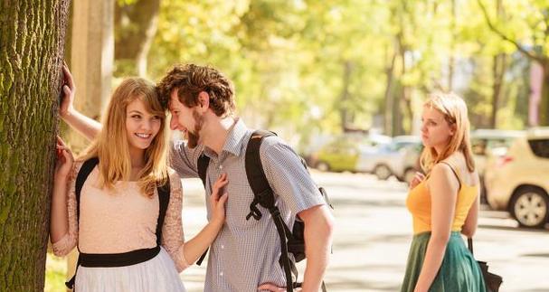 面对老婆出轨聪明男人会怎么做？有效应对策略是什么？  第1张