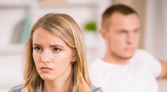 面对老公出轨，老婆应该怎么办？如何处理婚姻危机？  第1张