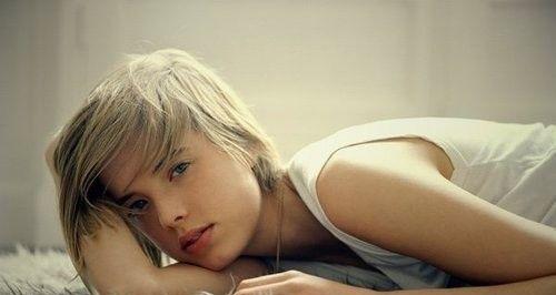 女人总怀疑丈夫有外遇这是为什么呢？如何处理婚姻中的信任问题？  第2张