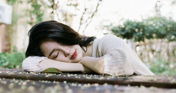 女生在什么时候最渴望爱情？如何识别恋爱信号？  第1张