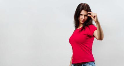 女生如何通过肢体语言吸引喜欢的男生？肢体语言有哪些技巧？  第1张