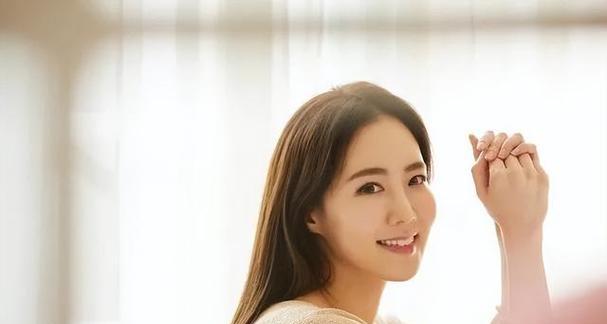 女生如何通过肢体语言吸引喜欢的男生？肢体语言有哪些技巧？  第2张