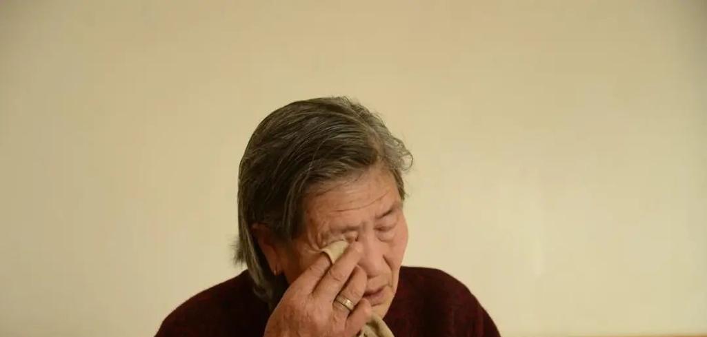婆媳关系紧张怎么办？笨男人在中间扮演什么角色？  第1张