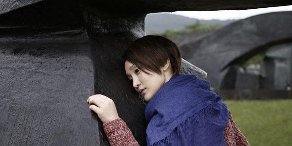柔弱女子总是会被偏爱吗？社会对女性角色的期待与现实？  第3张