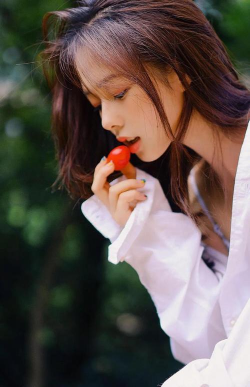 如何避免成为强势的女生？掌握这些沟通技巧和自我认知方法  第1张
