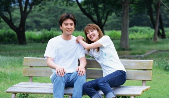 如何能够克服爱人出轨的难关？情感修复的正确步骤是什么？  第2张