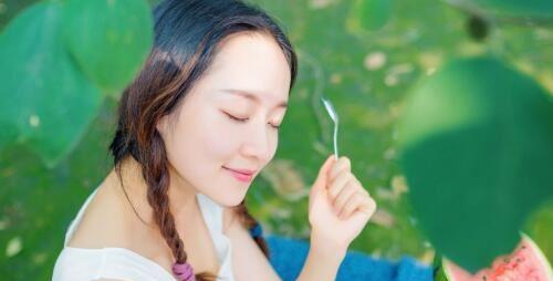 如何哄女朋友开心？逗女生开心的话题有哪些？  第3张