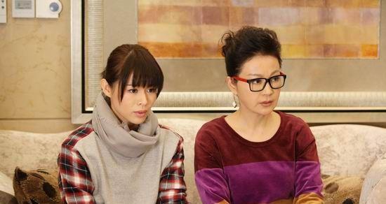 胡杏儿产子后发文我们仨是什么意思？  第2张