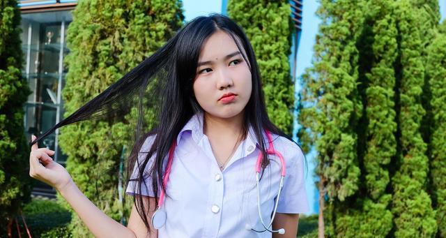 大学恋爱指南：和同班女生谈恋爱的利弊分析？  第2张