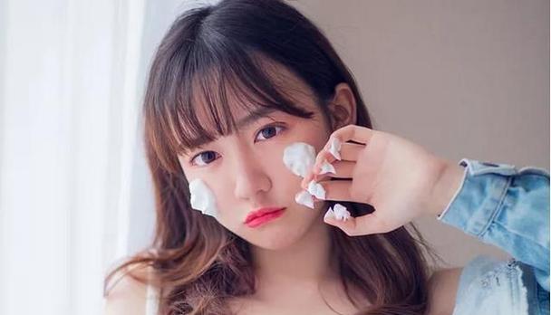 大学恋爱指南：和同班女生谈恋爱的利弊分析？  第3张