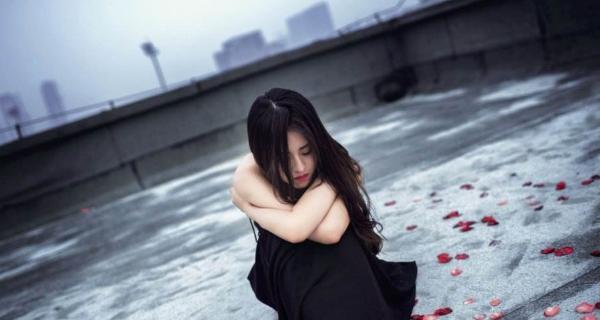 分手后女生多久能忘记前任？情感专家解答时间与恢复过程  第2张
