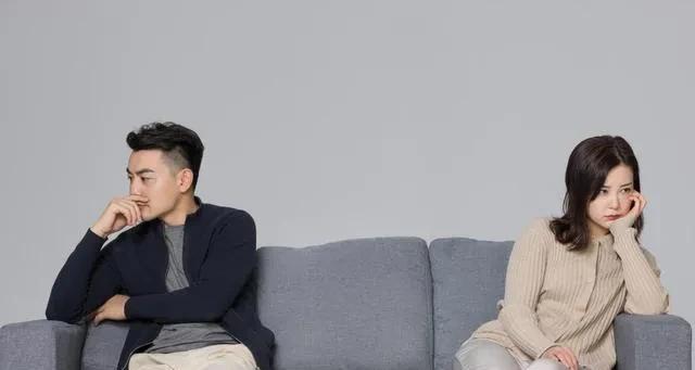分手一个月后如何选择：挽回还是放手？  第2张