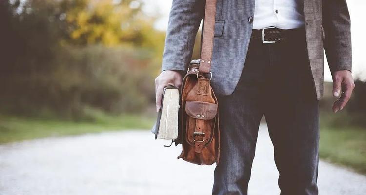 对于出轨的男人，你是如何看待他的？社会道德标准如何评判？  第2张