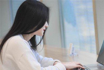 分手三年后再见面是什么感觉？如何处理这种复杂情感？  第1张