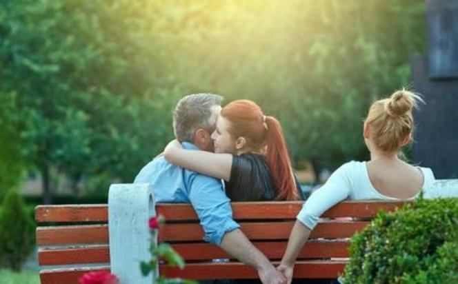 40岁男人为何成为婚内出轨的高发人群？背后原因是什么？  第2张