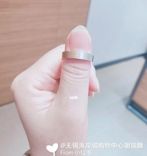 热恋中戴戒指的正确方式是？左手还是右手哪个指头合适？  第1张