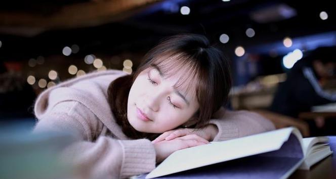 女朋友变心了怎么办？如何处理感情中的痛苦和背叛？  第1张