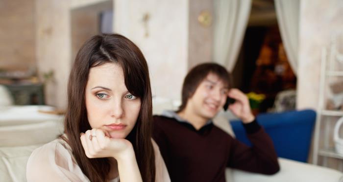 老婆出轨了怎么办？挽回婚姻的正确步骤是什么？  第1张