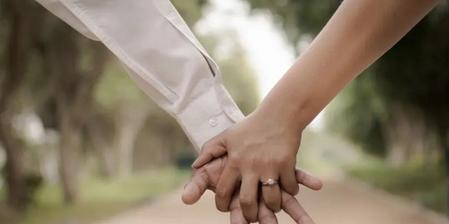 分手后挽回爱情的正确方法是什么？如何重建信任和感情？  第1张