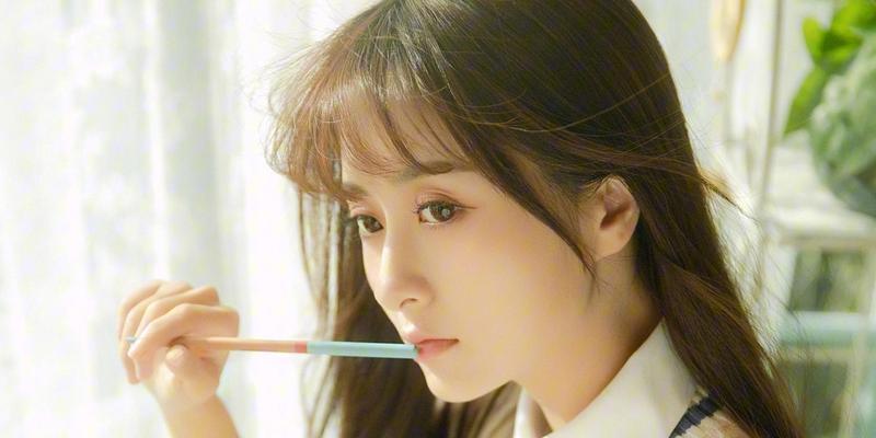 一个女生同时被两个人追怎么办？如何做出选择？  第3张