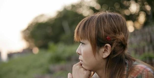 安慰离婚女人经典语句有哪些？如何用话语给予她们力量？  第1张