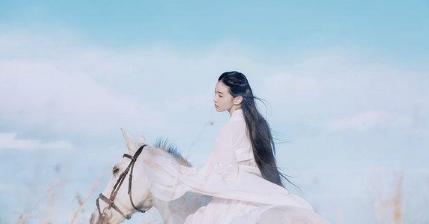 冷爱如何解释“跪舔”一词？这一概念在情感关系中代表什么？  第1张