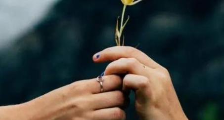 夫妻感情破裂了还能挽回吗？如何修复破裂的婚姻关系？  第2张
