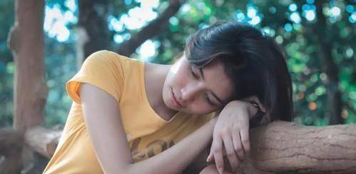 男人无法离开的女人类型（探究男人心中不可或缺的女性特质）  第1张