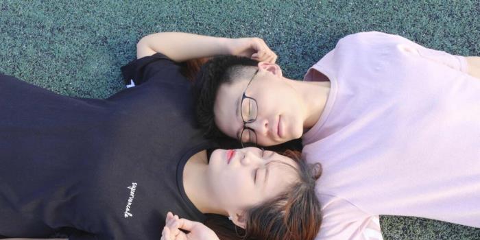 已婚爱上别人怎么办？如何处理内心的挣扎和道德困境？  第2张