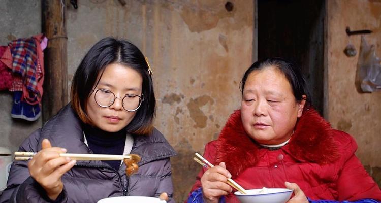 为什么婆婆对儿媳妇的某些行为感到不满？如何改善婆媳关系？  第1张