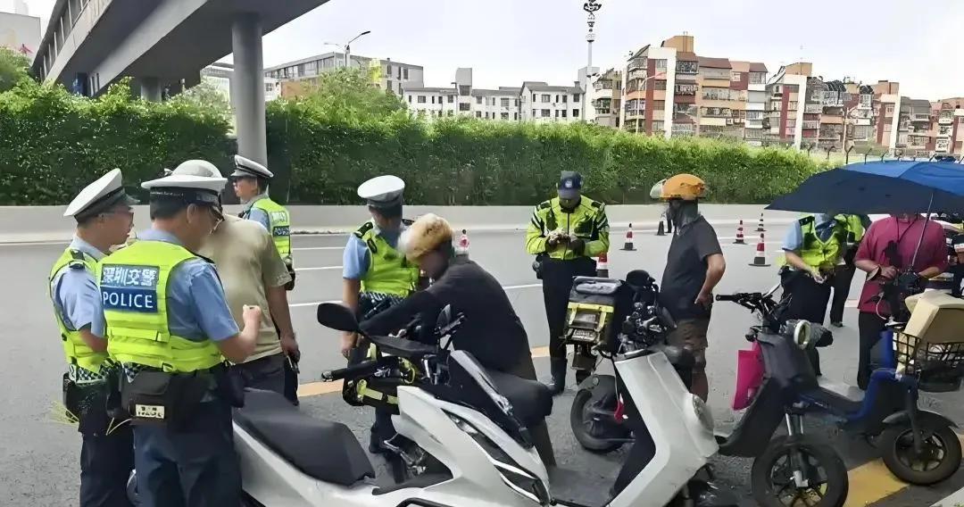 8月1日起，电动车、摩托车、三轮车上路“3禁2必须”，处罚明确  第7张
