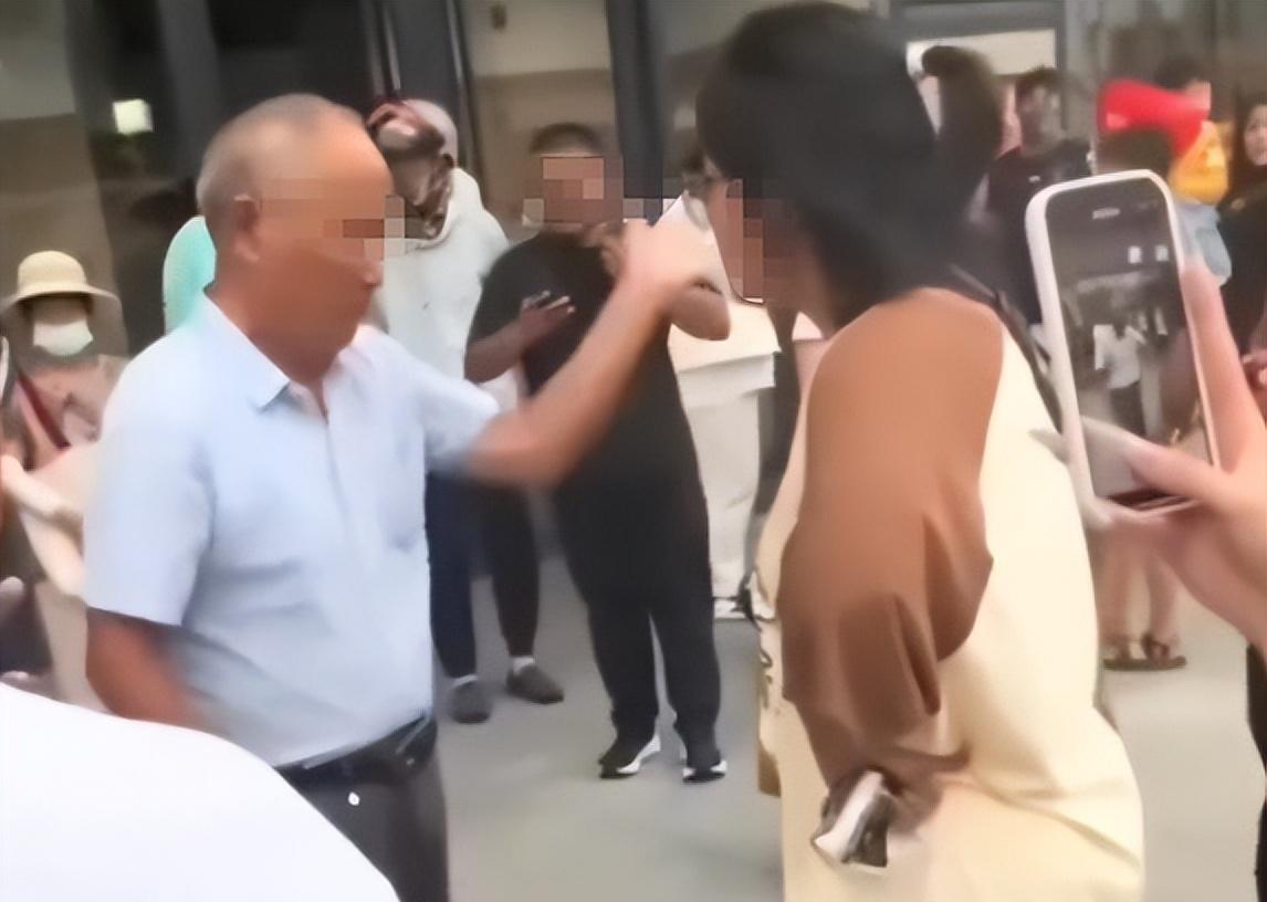 污蔑大爷骚扰女生社死！狰狞嘴脸曝光，网友讨伐，被曝目的不简单  第13张