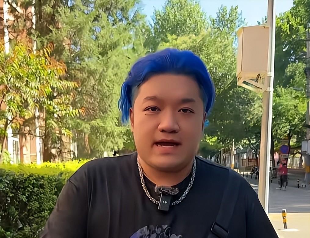 杨紫“弟弟”打卡武汉苍蝇馆，全程黑脸差评连连，网友：故意报复  第8张