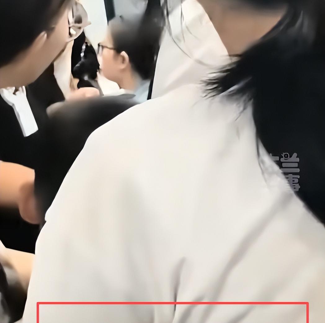 大妈要求让座被拒，出手打伤女乘客，当事人发声，家属拒不道歉  第18张