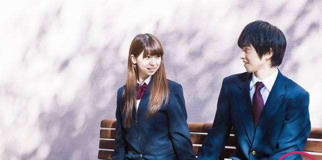 男友比较我与另一个女孩怎么办？如何处理感情中的比较问题？  第2张