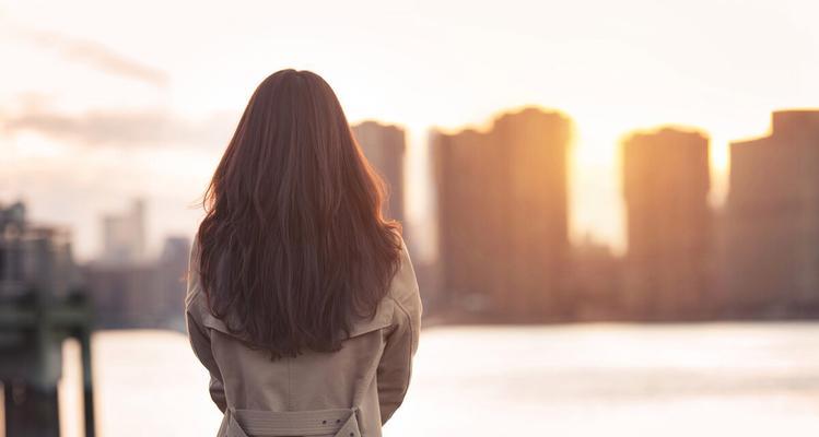 挽回异地女友的失望感需要哪些细心的举动？  第1张