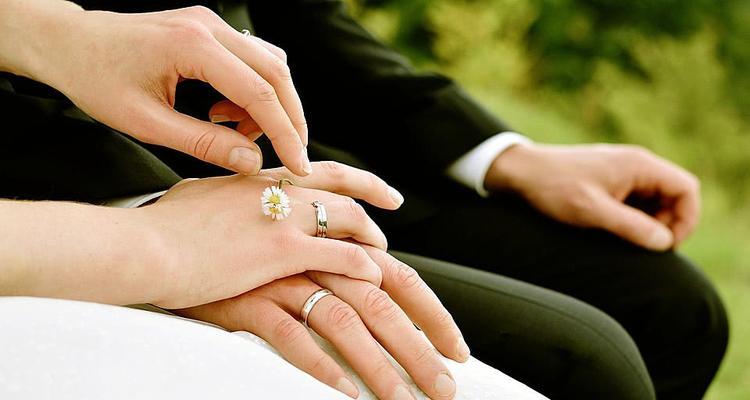 如何挽回婚外情人的心?有效策略和常见问题解答? 第1张 如何挽回婚外情人的心?有效策略和常见问题解答? 第1张