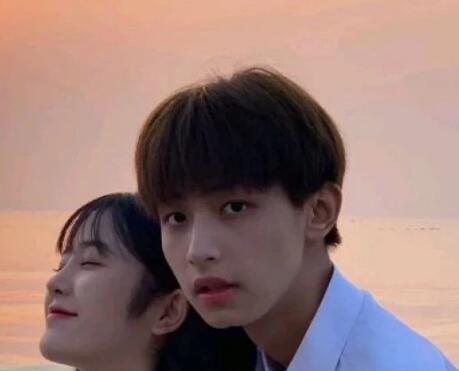 怎么试探男生喜不喜欢你？男生对你有好感的信号有哪些？  第2张