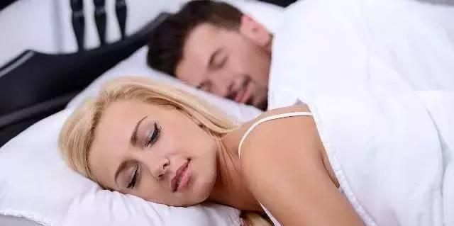 男人出轨的7个反常反应是什么？如何发现和应对？  第1张