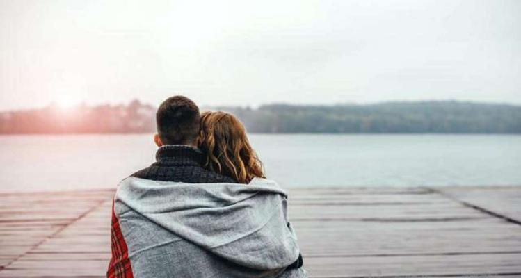 挽救婚姻给妻子拿钱真的有效吗？如何正确处理婚姻财务问题？  第1张