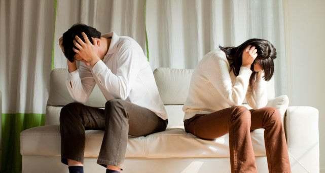 挽救婚姻给妻子拿钱真的有效吗？如何正确处理婚姻财务问题？  第3张