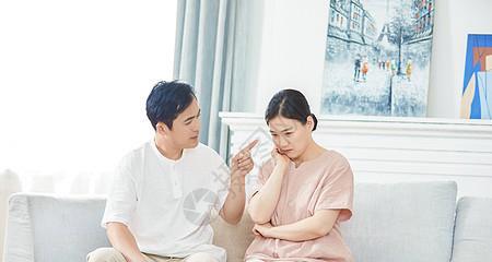 夫妻经常吵架怎么化解（夫妻吵架冷战怎么办）  第3张