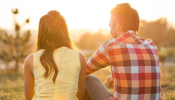 相亲后的尴尬处境（如何避免与他人无话可说）  第1张