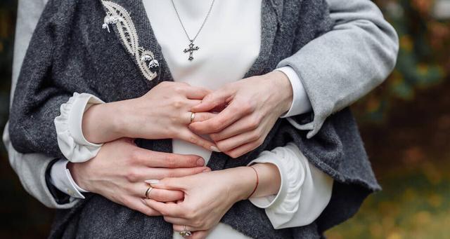 中年女人婚姻危机（45岁女人最容易出轨的原因和应对方法）  第2张