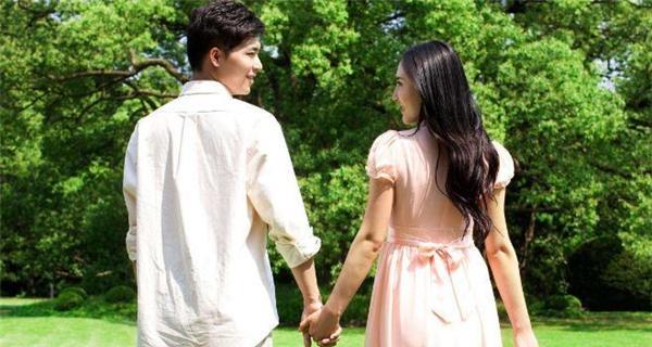 如何挽救感情？男朋友说没那么喜欢我了怎么办？  第1张