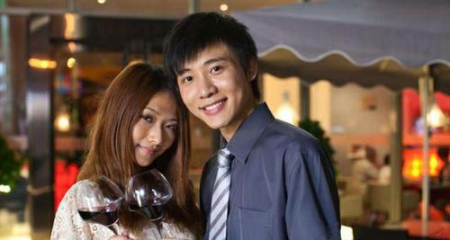 异地恋必备——如何处理有人追我女友的情况（三招教你轻松挽回你女友的心）  第2张