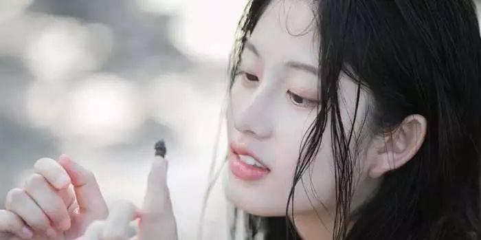 如何判断女生是否喜欢你(女生喜欢一个人的表现与“细节”) 第3张 如何判断女生是否喜欢你(女生喜欢一个人的表现与“细节”) 第3张